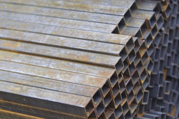 Metall Profil Pipe För Rektangulära Tvärsnitt Förpackningar Lagret Metallprodukter Ryssland — Stockfoto