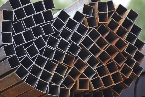 Metal ürünleri, Rusya depodaki paketlerine dikdörtgen kesit metal profil boru