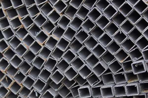 Metal ürünleri, Rusya depodaki paketlerine dikdörtgen kesit metal profil boru