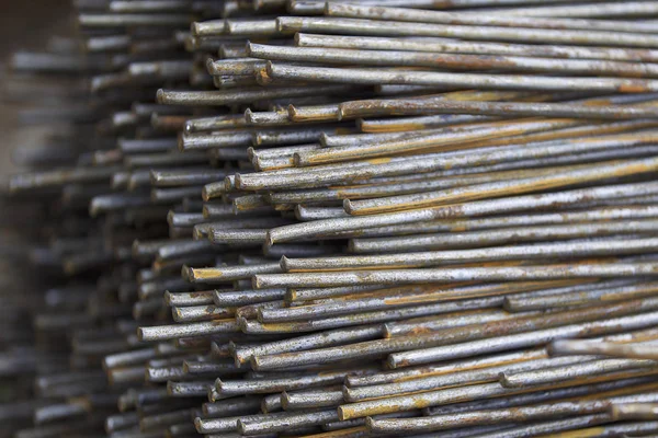 Belgili tanımlık bohça güçlendiren barlarda metal ürünler depoda, Rusya depolanır