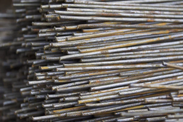 Belgili tanımlık bohça güçlendiren barlarda metal ürünler depoda, Rusya depolanır