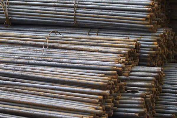 Belgili tanımlık bohça güçlendiren barlarda metal ürünler depoda, Rusya depolanır