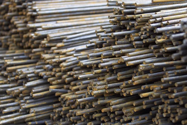 Belgili tanımlık bohça güçlendiren barlarda metal ürünler depoda, Rusya depolanır