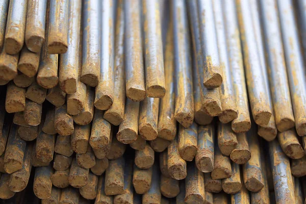 Belgili tanımlık bohça güçlendiren barlarda metal ürünler depoda, Rusya depolanır