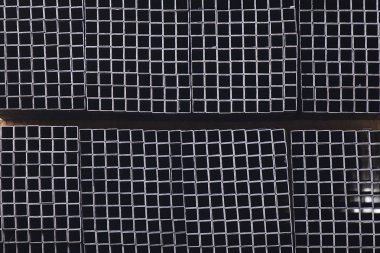 Metal profiller farklı türde metal ürünler depoda, Rusya bulunur