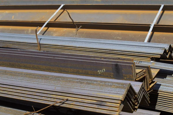 Metallprofile Verschiedener Art Befinden Sich Lager Für Metallprodukte Russland — Stockfoto
