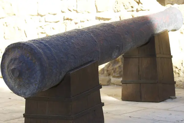 Αρχαία Πυροβόλα Όπλα Άμυνας Στο Παλαιό Φρούριο Νησί Της Κύπρου — Φωτογραφία Αρχείου