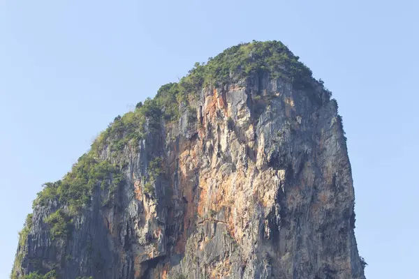 泰国甲米莱利半岛风景如画的岩石 — 图库照片