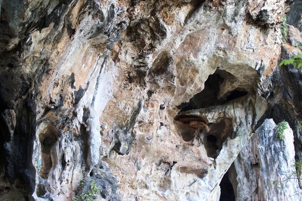 Details en vormen van rotsen op Railay schiereiland, Thailand — Stockfoto