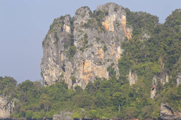 Живописные скалы полуострова Рэйлай, Таиланд — стоковое фото
