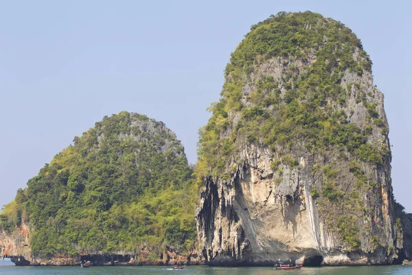 Rochers pittoresques de la péninsule de Railay, Thaïlande — Photo