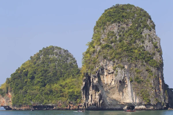 泰国莱利半岛风景如画的岩石 — 图库照片