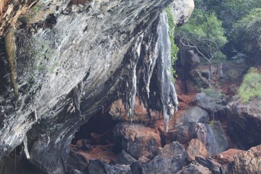 Ayrıntılar ve formları kayalar Railay Yarımadası'nda, Krabi, Tayland