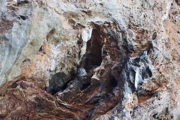 Ayrıntılar ve formları kayalar Railay Yarımadası'nda, Krabi, Tayland