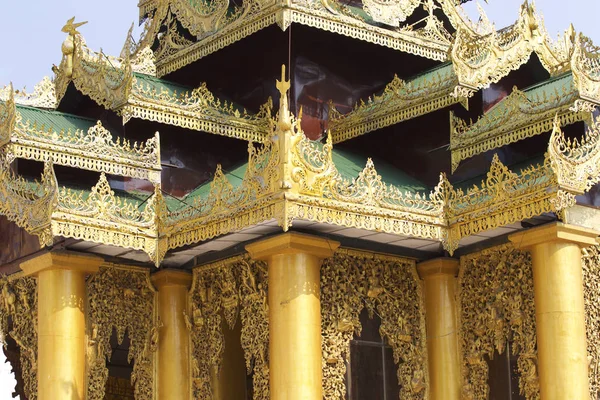 Temple bouddhiste complexe Shwedagon est un symbole historique du bouddhisme, Myanmar — Photo