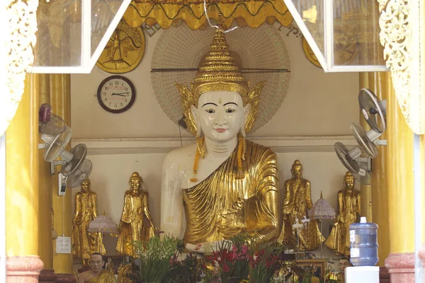 Buddhist Temple Complex Shwedagon Historical Symbol Buddhism Yangon Myanmar — Stock Photo, Image