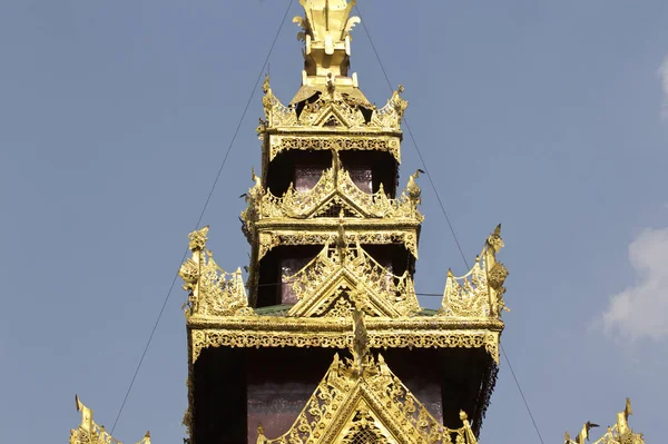 Buddhistický chrám komplexní Shwedagon je historickým symbolem buddhismu, Myanmar — Stock fotografie