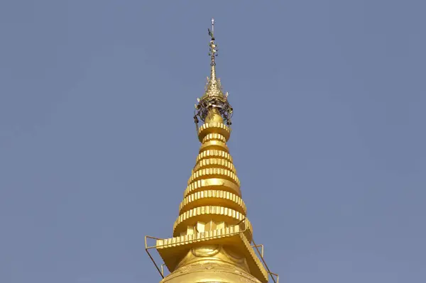 Complexo de templo budista Shwedagon é um símbolo histórico do budismo, Mianmar — Fotografia de Stock