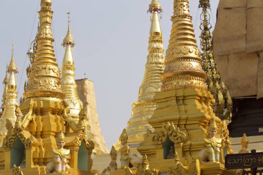 Budist tapınağı karmaşık Shwedagon Budizm, Yangon, Myanmar tarihsel bir semboldür