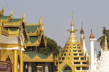 Budist tapınağı karmaşık Shwedagon Budizm, Yangon, Myanmar tarihsel bir semboldür