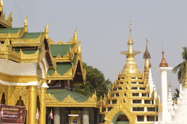 Budist tapınağı karmaşık Shwedagon Budizm, Yangon, Myanmar tarihsel bir semboldür
