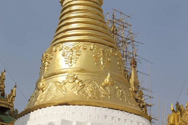 Tempio buddista complesso Shwedagon è un simbolo storico del Buddismo, Myanmar — Foto Stock