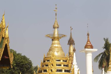 Budist tapınağı karmaşık Shwedagon Budizm, Yangon, Myanmar tarihsel bir semboldür