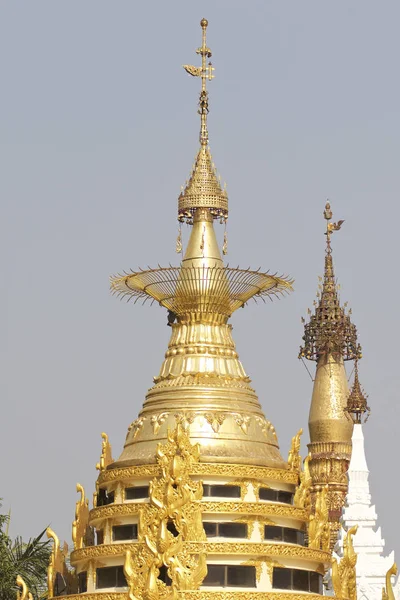 Buddhistische Tempelanlage shwedagon ist ein historisches Symbol des Buddhismus, Myanmar — Stockfoto