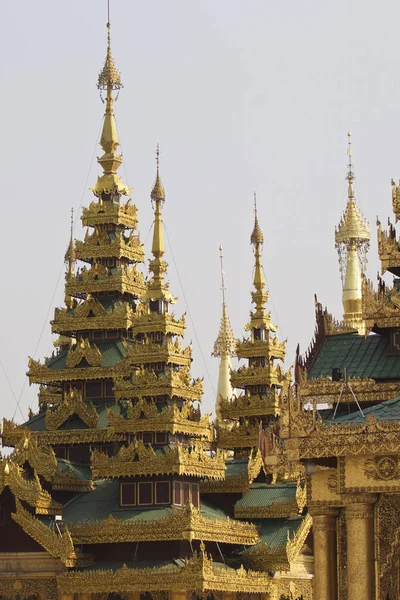 Buddhistische Tempelanlage shwedagon ist ein historisches Symbol des Buddhismus, Myanmar — Stockfoto