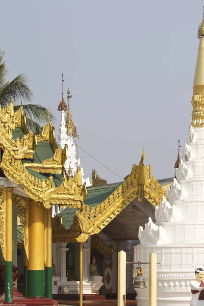 Буддійський храм комплекс Shwedagon-історичні символ Буддизм, М'янма — стокове фото