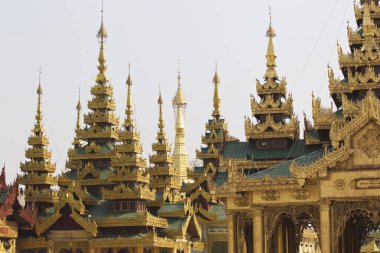 Budist tapınağı karmaşık Shwedagon Budizm, Yangon, Myanmar tarihsel bir semboldür