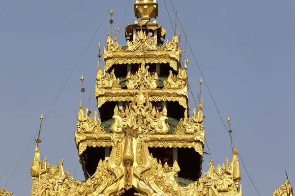 Budist tapınağı karmaşık Shwedagon Budizm, Yangon, Myanmar tarihsel bir semboldür
