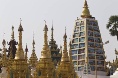 Budist tapınağı karmaşık Shwedagon Budizm, Yangon, Myanmar tarihsel bir semboldür