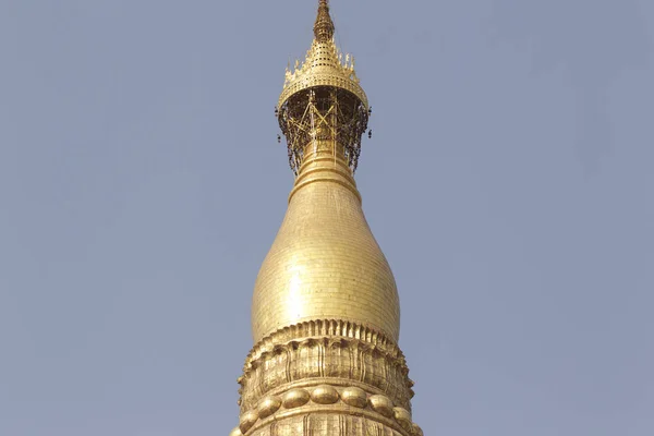 Complexo de templo budista Shwedagon é um símbolo histórico do budismo, Mianmar — Fotografia de Stock