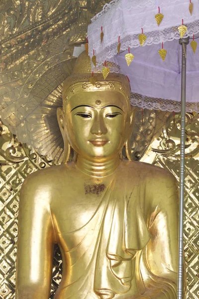 Complexo de templo budista Shwedagon é um símbolo histórico do budismo, Mianmar — Fotografia de Stock