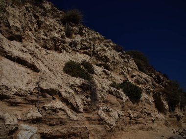 Kıbrıs Rum Kesimi 'nin Pissouri tatil beldesi kıyı manzarası