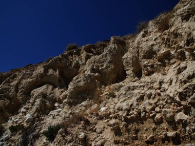 Kıbrıs Rum Kesimi 'nin Pissouri tatil beldesi kıyı manzarası