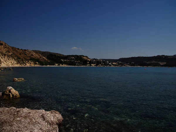 Pohled na pobřeží letoviska Pissouri, Kypr — Stock fotografie