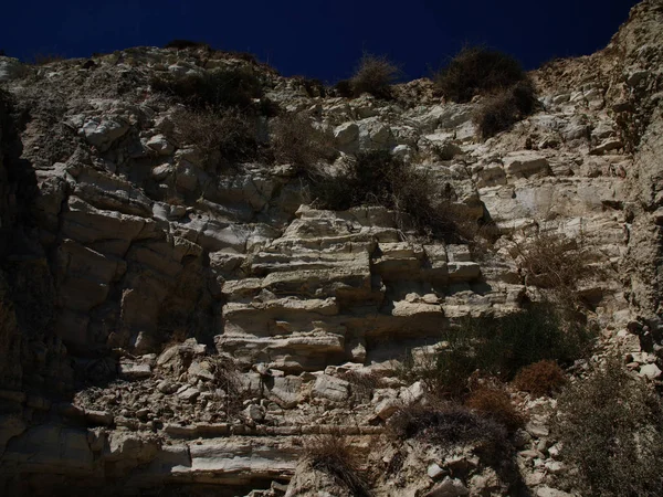 Kıbrıs Rum Kesimi 'nin Pissouri tatil beldesi kıyı manzarası — Stok fotoğraf