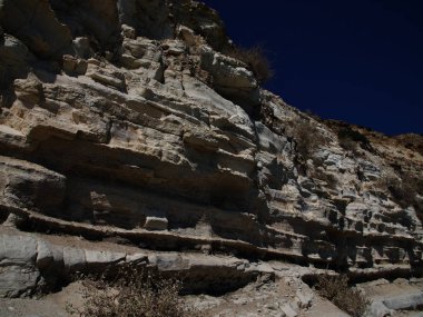 Kıbrıs Rum Kesimi 'nin Pissouri tatil beldesi kıyı manzarası