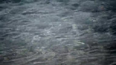 Tayland Körfezi kıyılarında, Koh Chang adasında dalgalar.