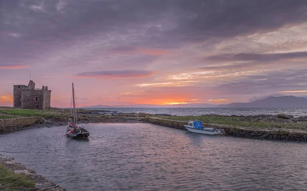 Δεξαμενή Fairlie Moor και πάνω στο Arran — Φωτογραφία Αρχείου