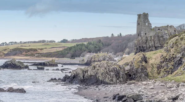 Ancient Ruins of Dunure castle South Ayrshire — Stock Photo, Image