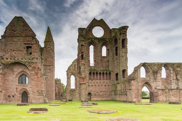 Ruïnes van de oude Arbroath Abbey — Stockfoto