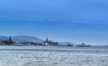 Araba feribot Largs İskoçya yanaşma.