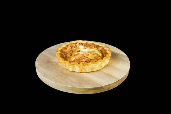 Quiche Lorraine em tábua de madeira — Fotografia de Stock