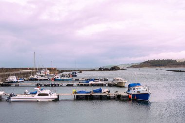 Bakirelerin Harbour Girvan İskoçya yakınındaki küçük tekne
