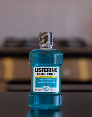 Listerine gargara