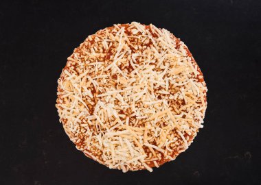 Taze peynir ve domates Pizza