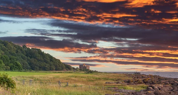 Looking over to Portencross Castle Ancient Ruins from Hunterston — Stock Photo, Image